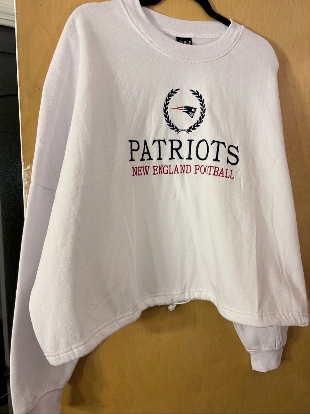 Patriots White Cropped Sweatshirt - New England Football